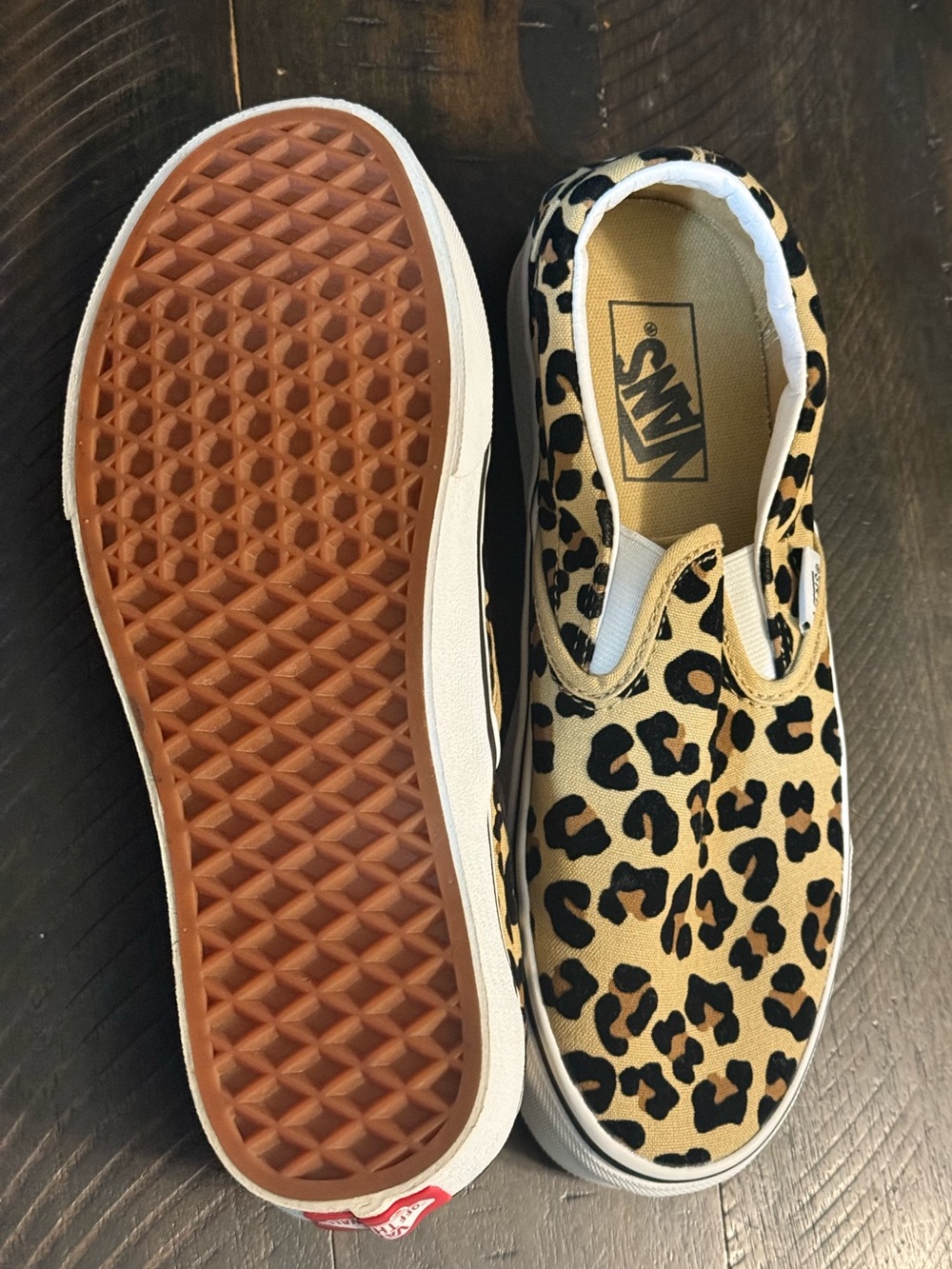 Vans Classic Slip-On Leopard Animal Print Shoes NWOT Unisex Men 6.5 / Women 8 - Picture 2 of 5